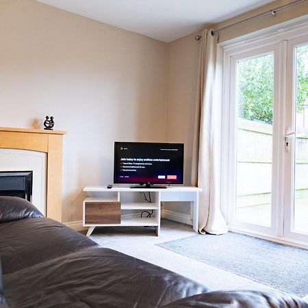 Entire 4 Bed Cosy Luxury Spacious House Хантингдон Экстерьер фото