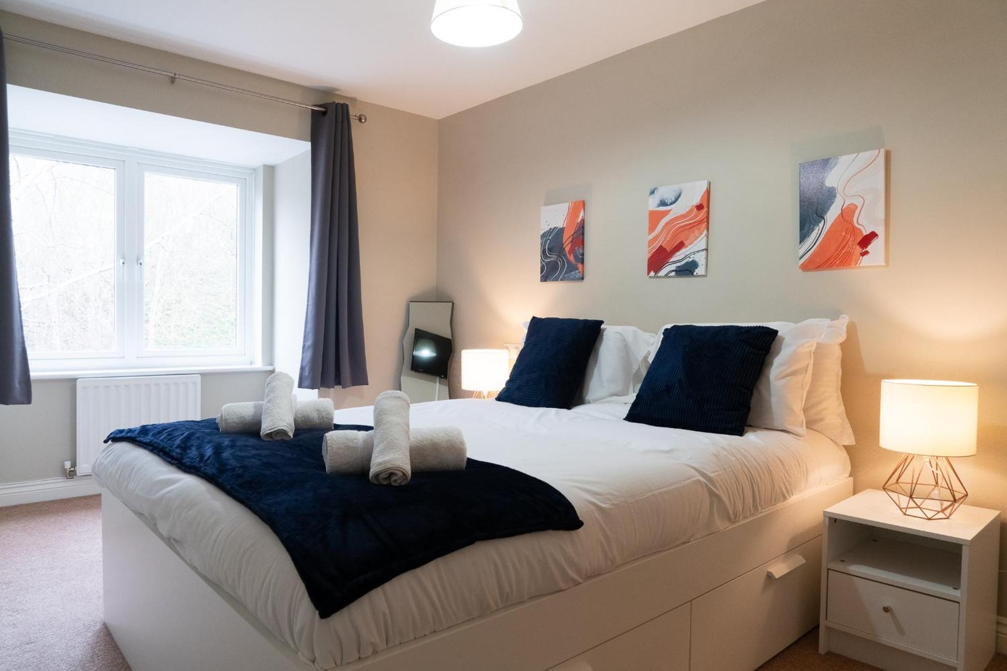 Entire 4 Bed Cosy Luxury Spacious House Хантингдон Экстерьер фото